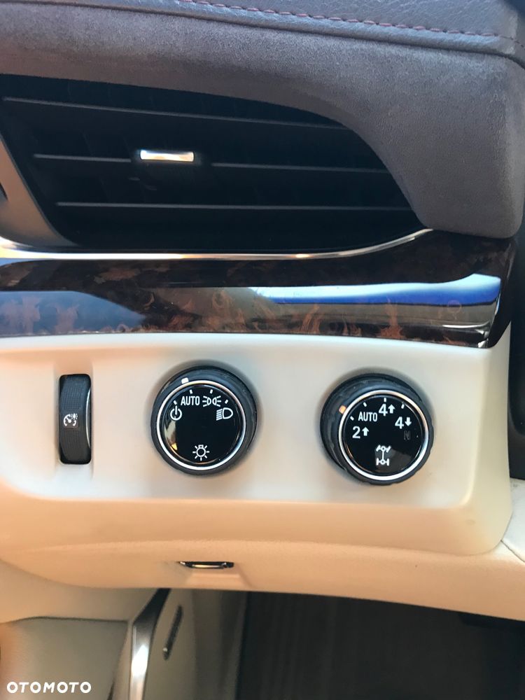 Cadillac Escalade - 12