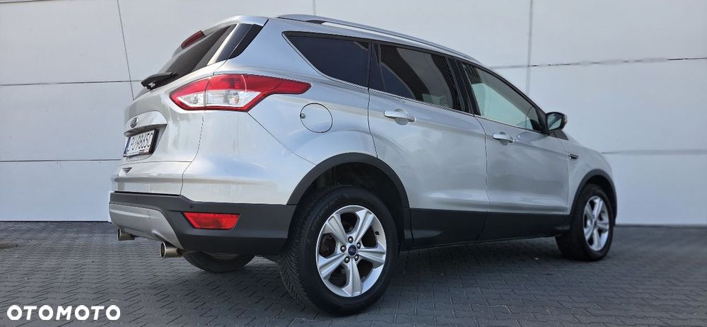 Ford Kuga 2.0 TDCi 2x4 Titanium - 12
