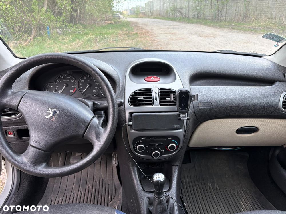 Peugeot 206 1.1 Mistral - 4