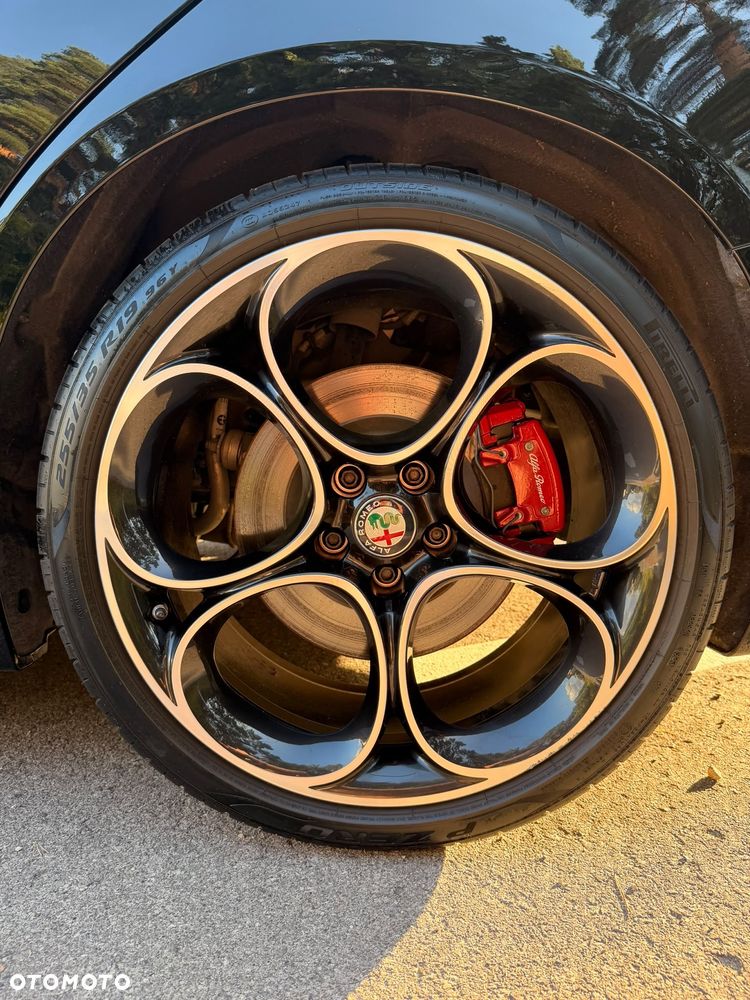 Alfa Romeo Stelvio 2.0 Turbo 16V AT8-Q4 Ti - 21