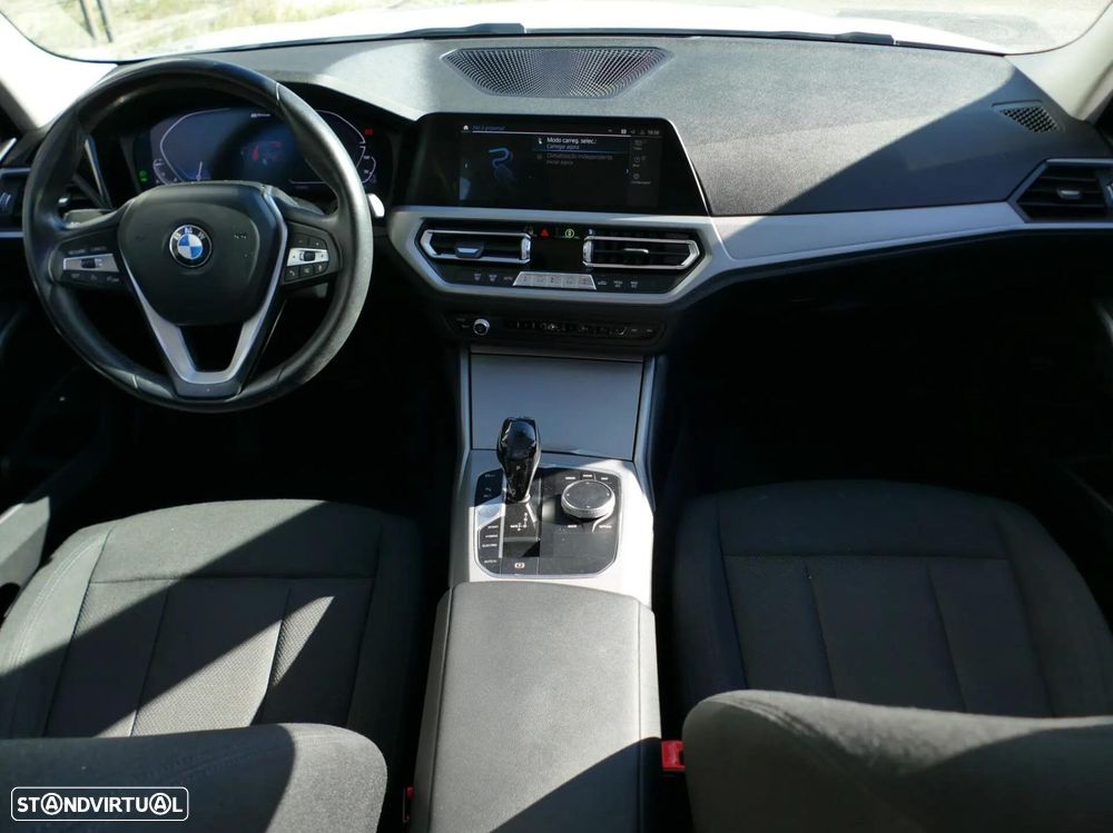 BMW 330 e iPerformance Advantage - 38