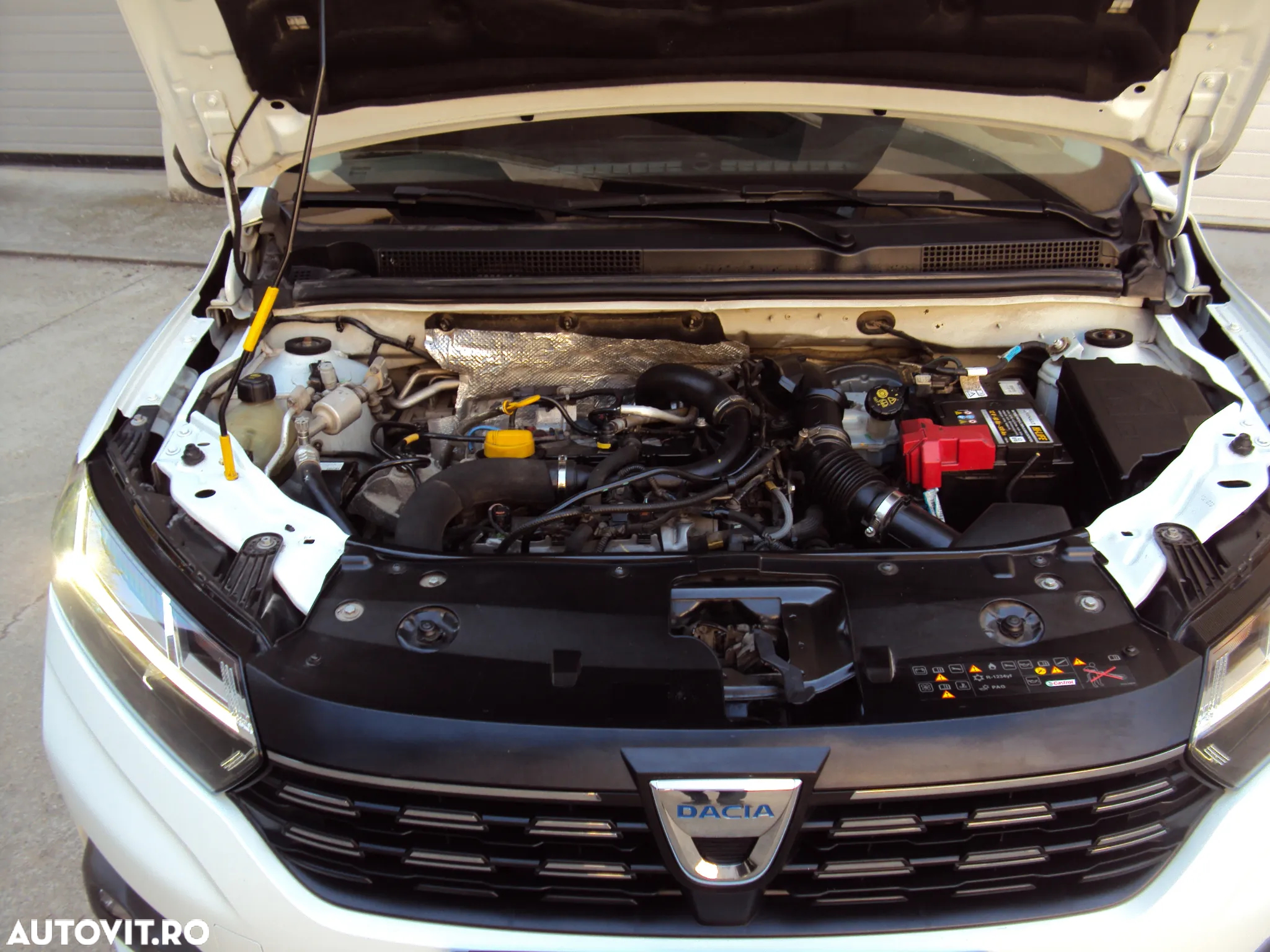 Dacia Logan TCe 90 Essential - 13