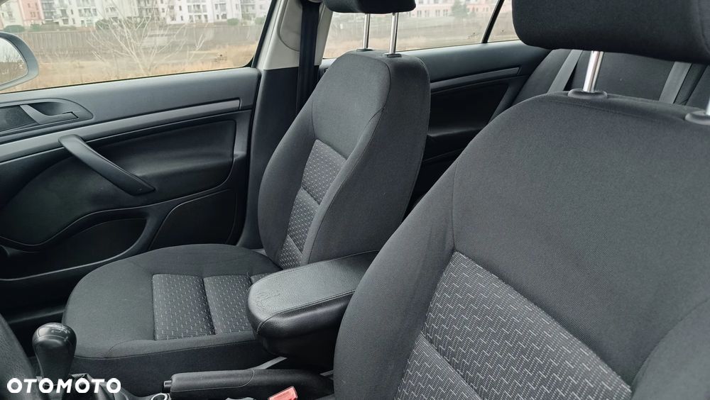 Skoda Octavia 1.6 - 21