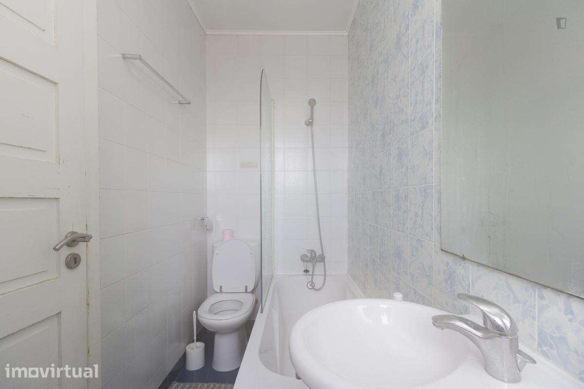 Quarto - localizado em Montes Claros Coimbra - Grande imagem: 2/10