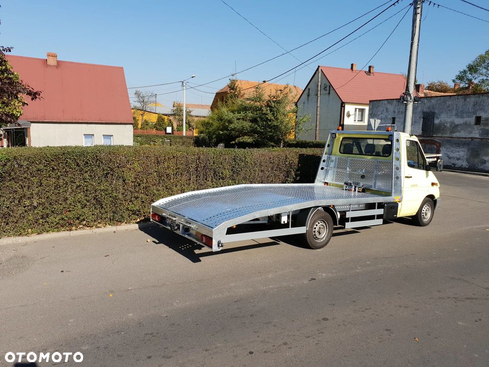 crafter NAJAZD autolaweta zabudowa KUNICE - 9