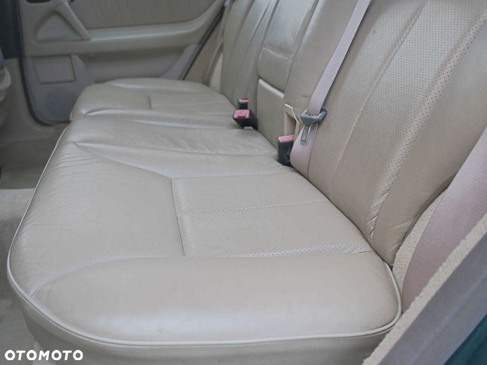 Mercedes-Benz Klasa E 420 T Elegance - 19