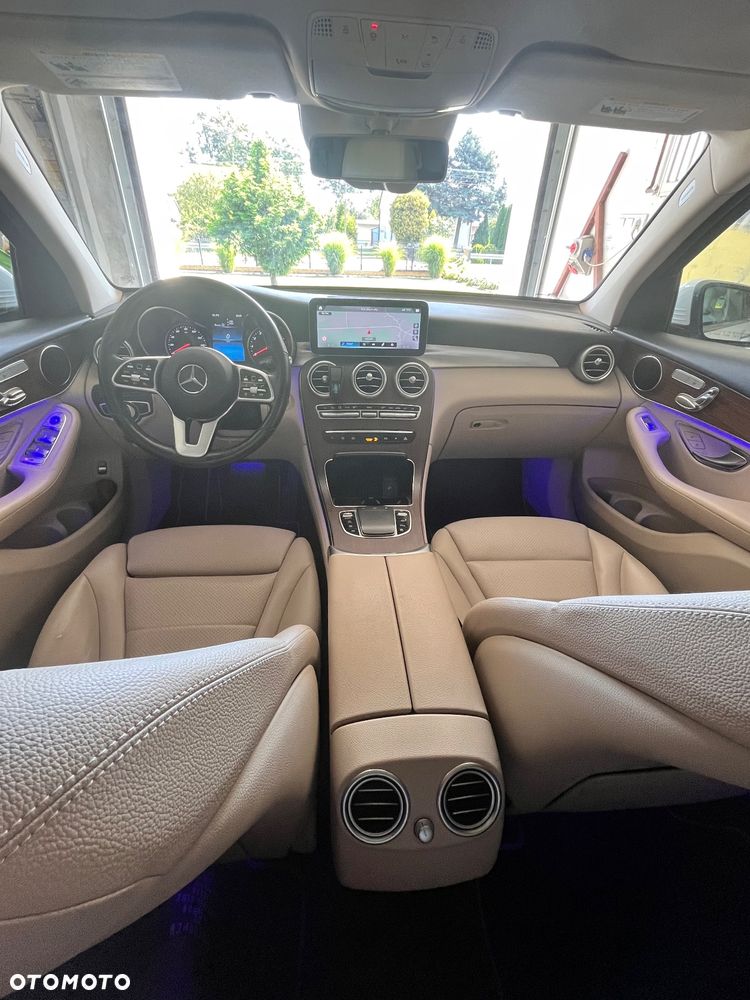 Mercedes-Benz GLC 300 4Matic 9G-TRONIC Exclusive - 16