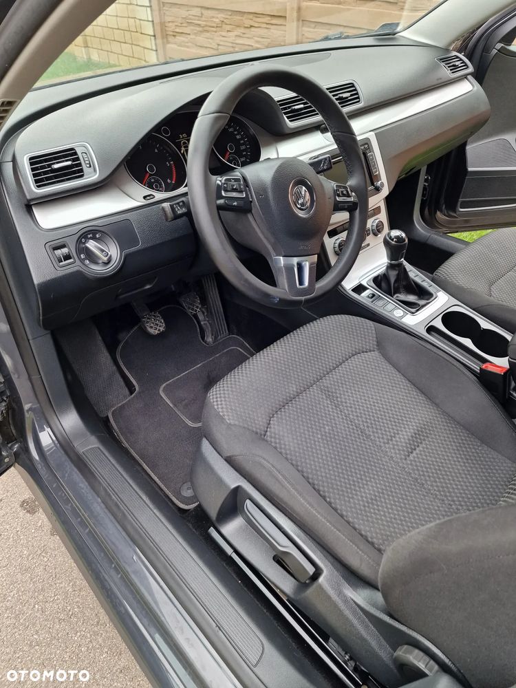 Volkswagen Passat - 5