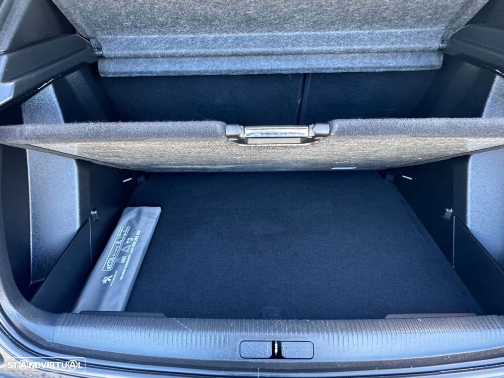 Peugeot 2008 1.5 BlueHDi Allure Pack - 27