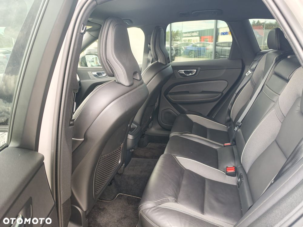 Volvo XC 60 B4 D R-Design - 8