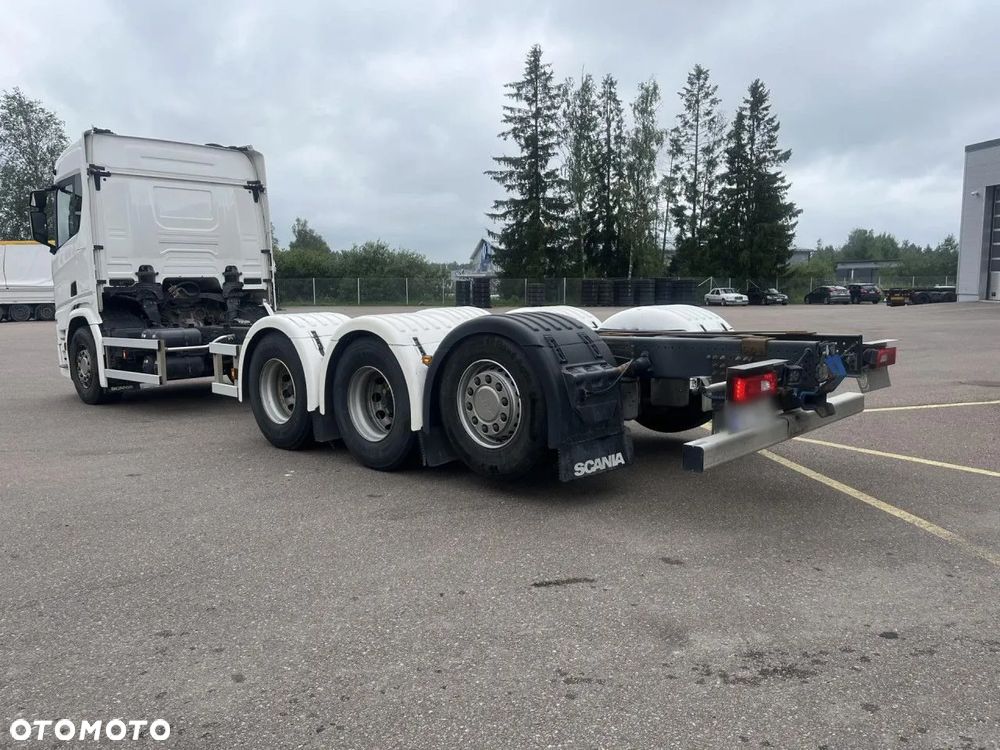 Scania R560 B8x4*4 / Rama do zabudowy / kab. sypialna / PTO - 2
