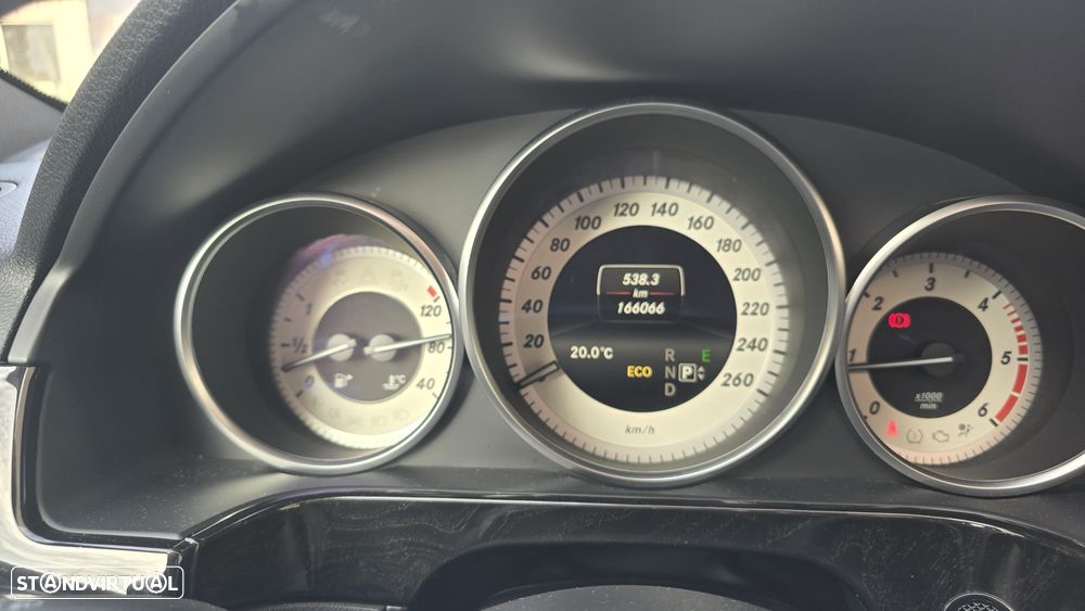 Mercedes-Benz E 250 CDi Avantgarde BlueEfficiency Auto. - 26