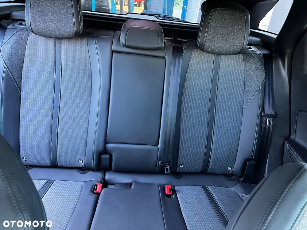 Peugeot 3008 1.5 BlueHDi Allure Pack S&S EAT8 - 17
