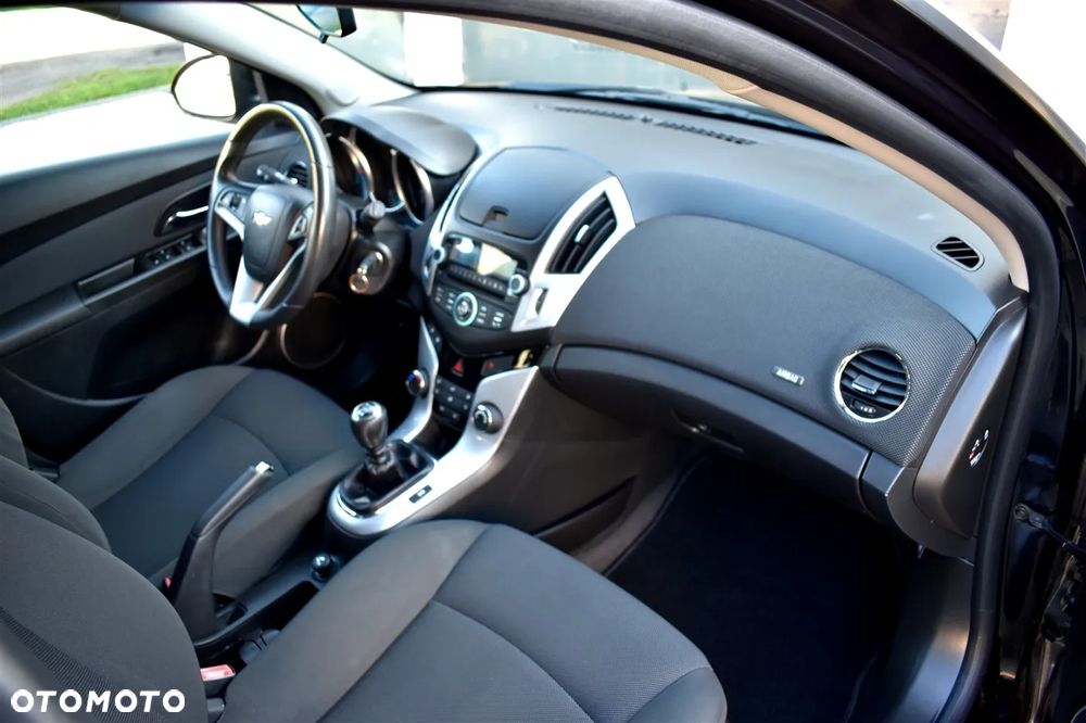 Chevrolet Cruze Station Wagon 1.6 LT - 28