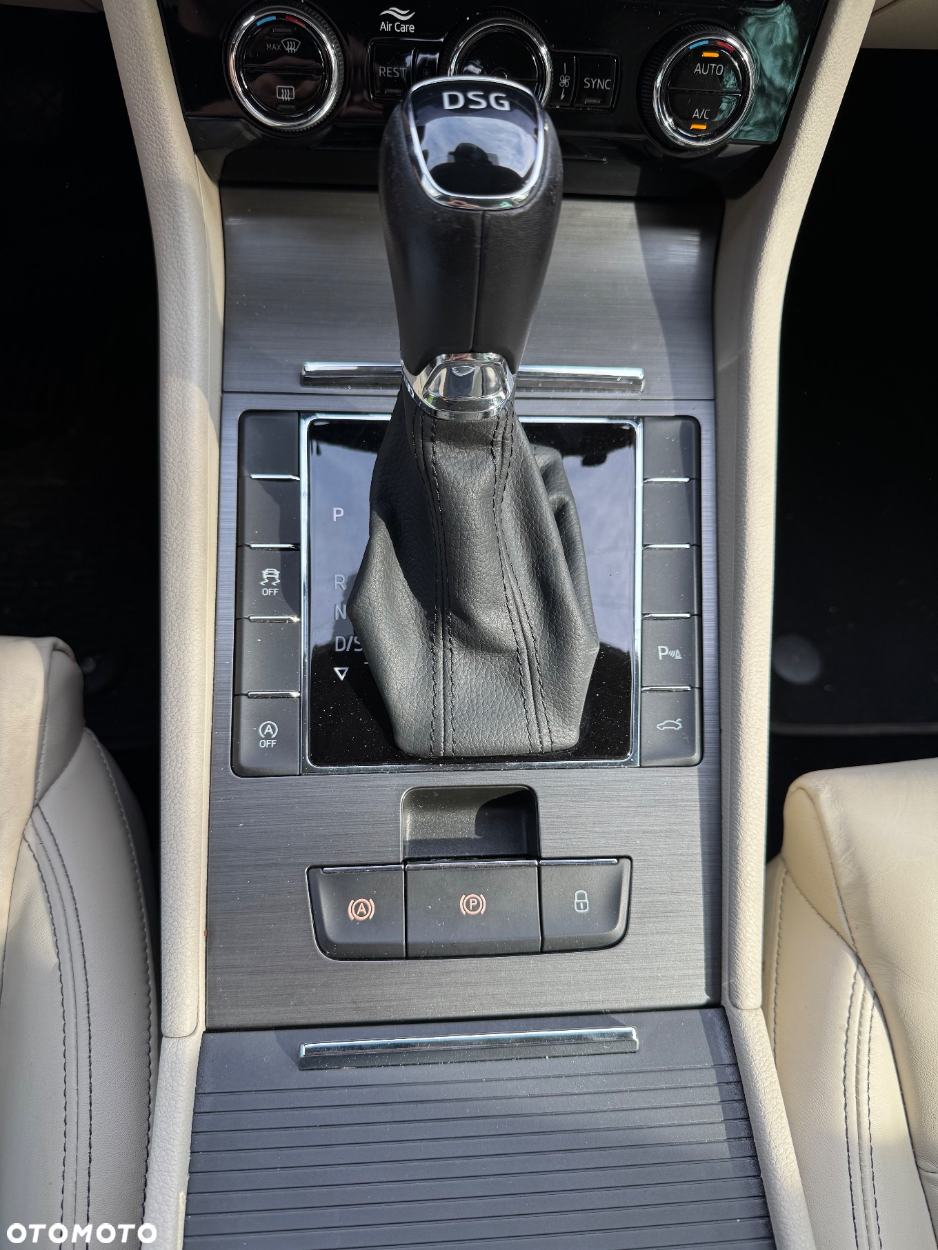 Skoda Superb 2.0 TDI SCR Style DSG - 25
