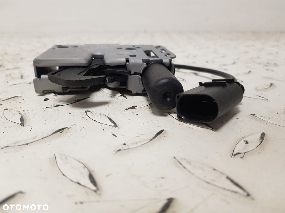 FABRYCZNIE NOWY ORYGINALANY ZAMEK RYGIEL MASKI POKRYWY SILNIKA AUDI A6 C8 A7 II 2  4k0823509a 17-25 - 4