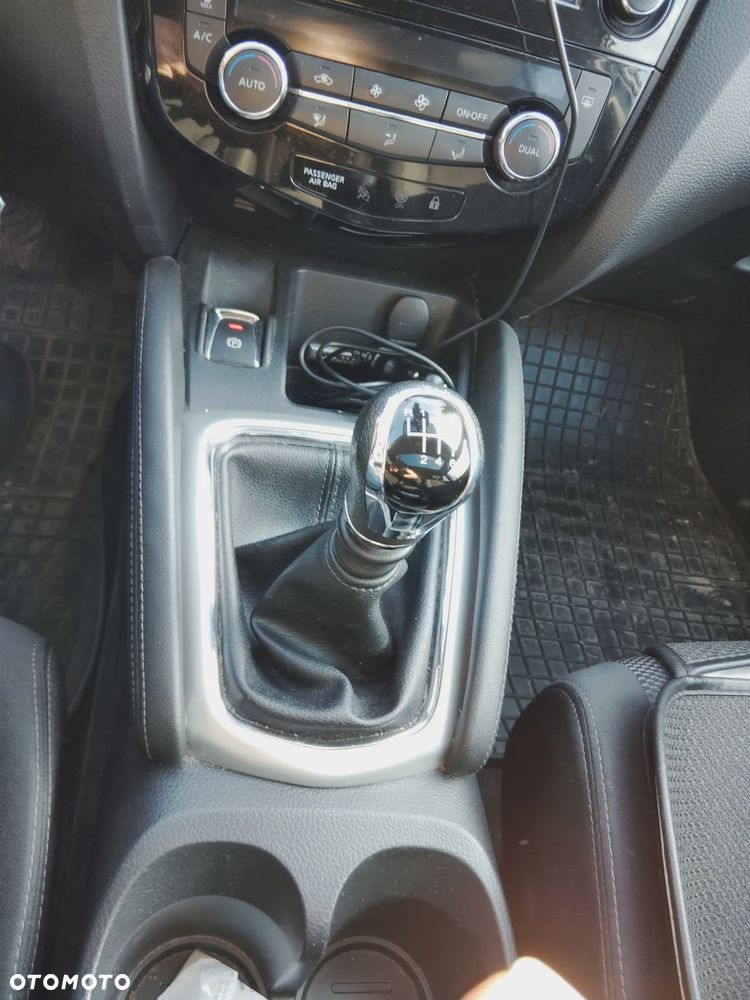 Nissan Qashqai 1.6 DCi N-Connecta EU6 - 17