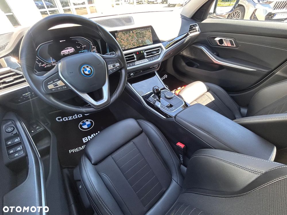 BMW Seria 3 320e xDrive Sport Line - 27