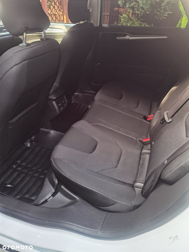 Ford Mondeo 2.0 TDCi Titanium PowerShift - 18