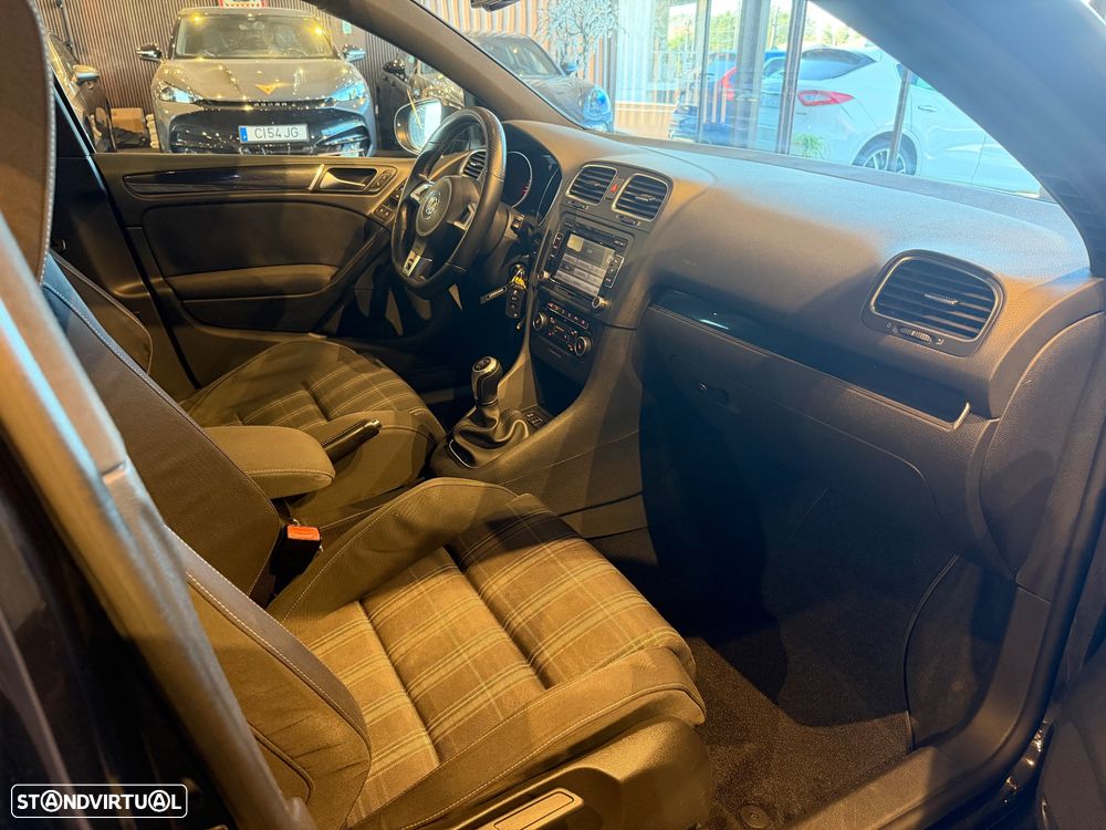 VW Golf 2.0 TDi DPF GTD - 28