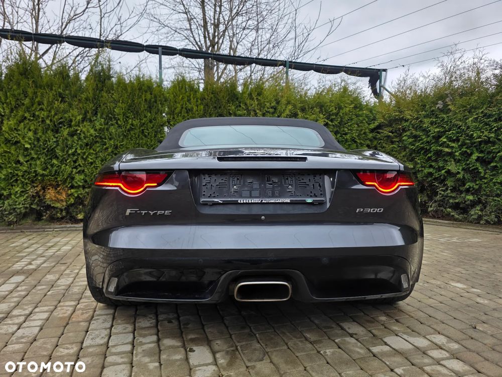 Jaguar F-Type P300 R-Dynamic - 8