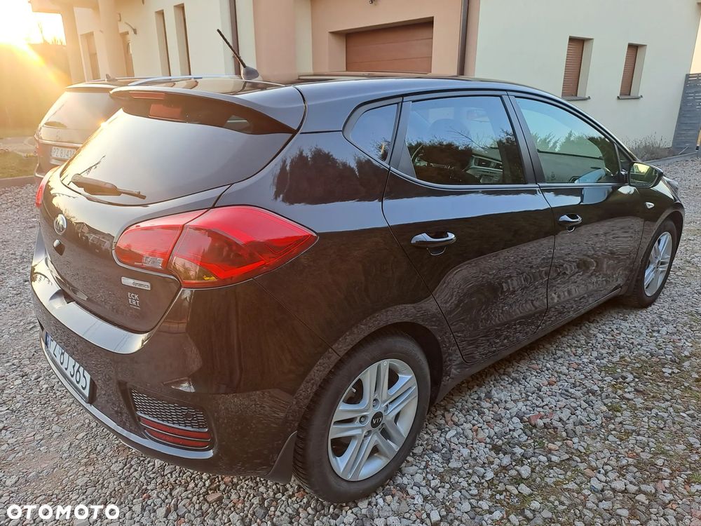 Kia Ceed 1.0 T-GDI 100 ISG Dream-Team Edition - 5
