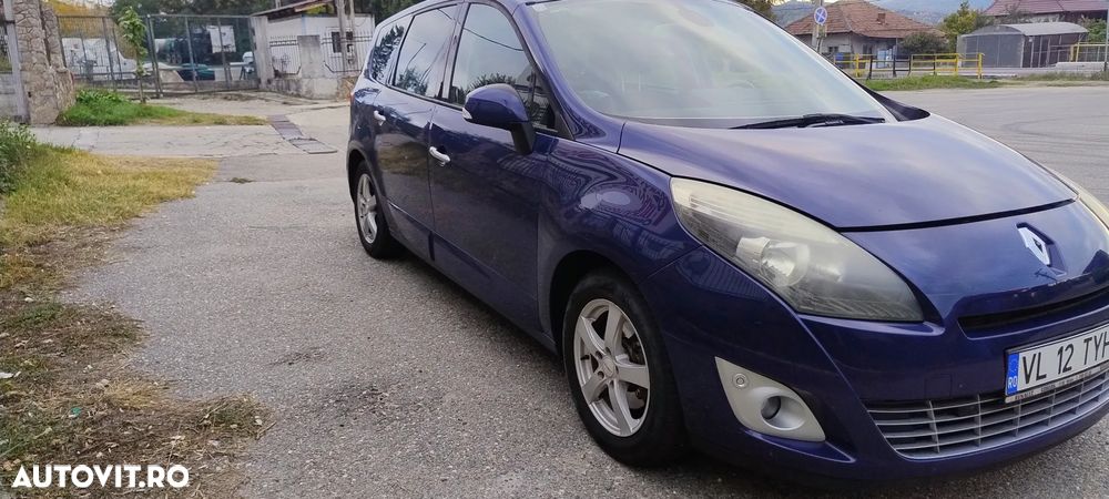 Renault Grand Scenic - 8