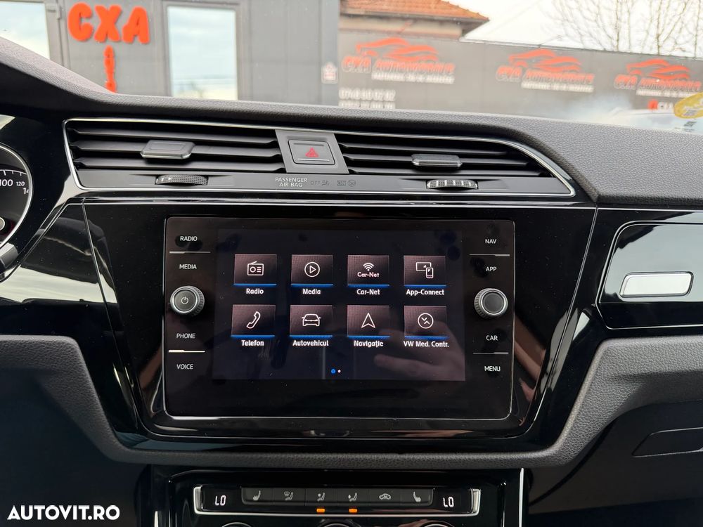 Volkswagen Touran 2.0 TDI SCR Highline - 23