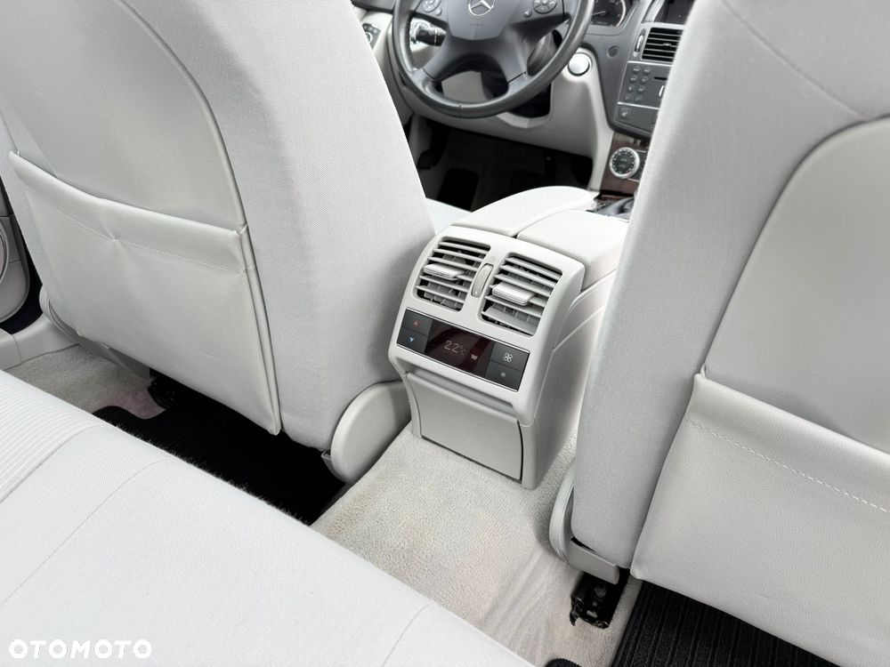 Mercedes-Benz Klasa C 320 CDI Avantgarde 4-Matic - 18