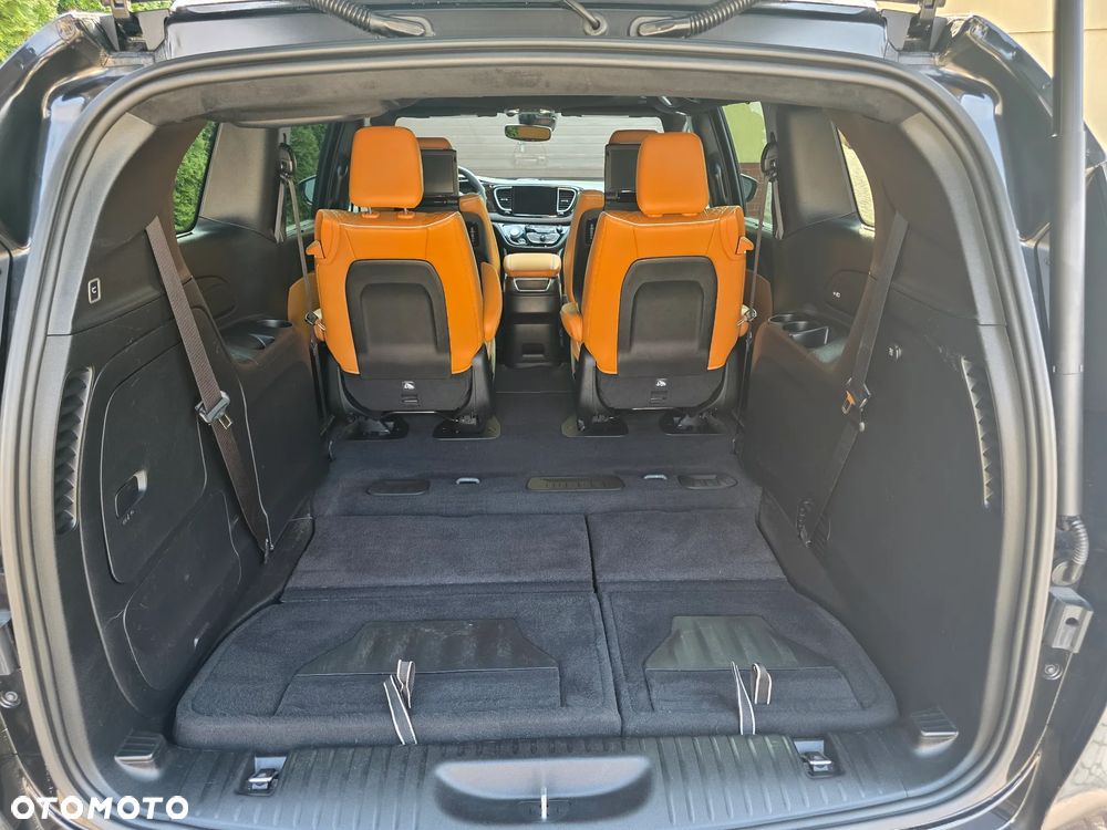 Chrysler Pacifica - 22