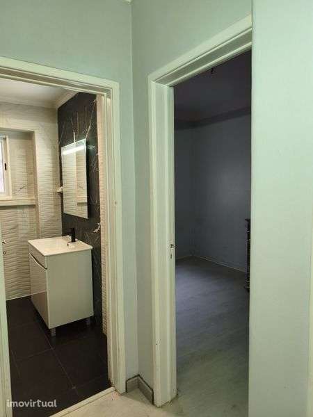 T2 Parque Central, junto à Escola Teatro - Grande imagem: 2/10