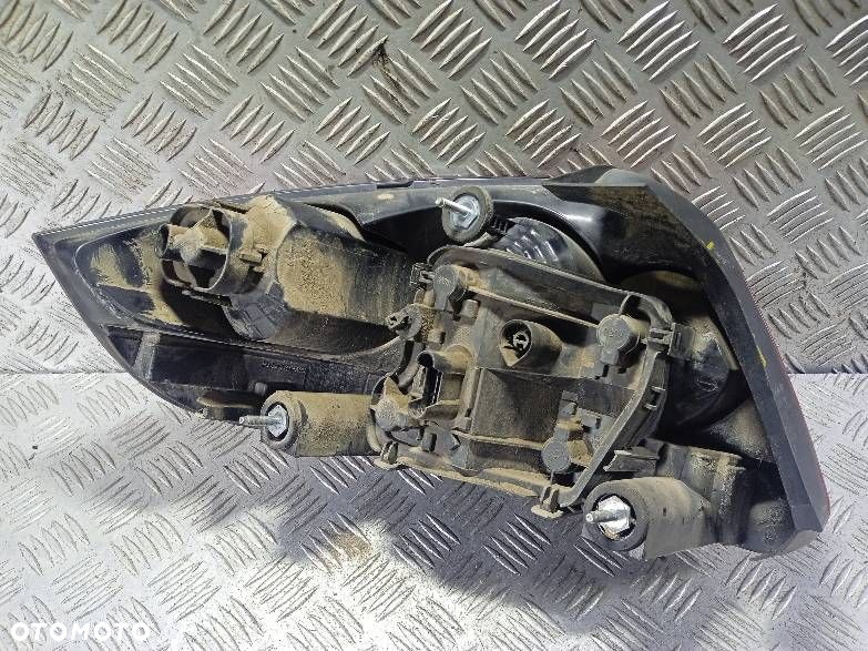 LAMPA PRAWA TYLNA FIAT LINEA - 2