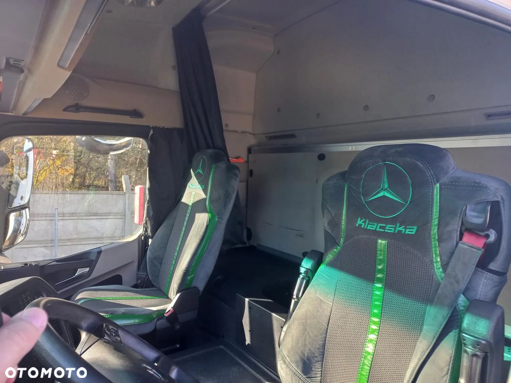 Mercedes-Benz Actros - 4