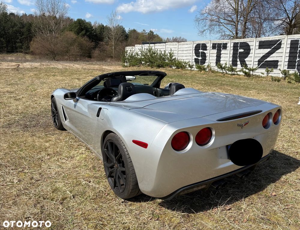 Chevrolet Corvette - 12