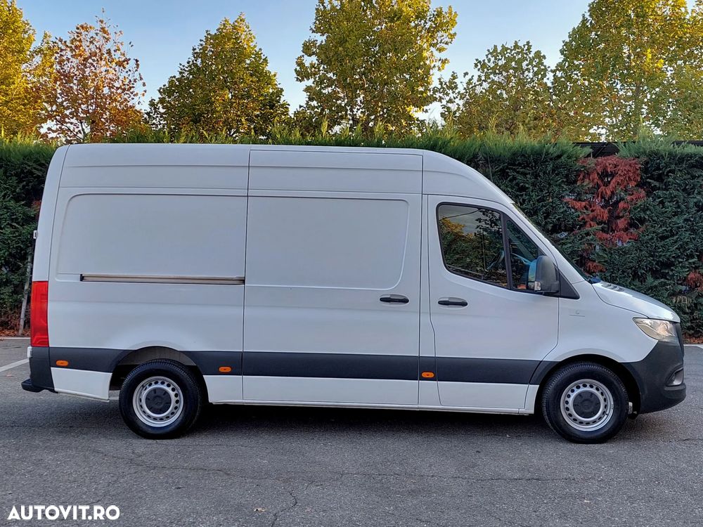 Mercedes-Benz Sprinter - 11