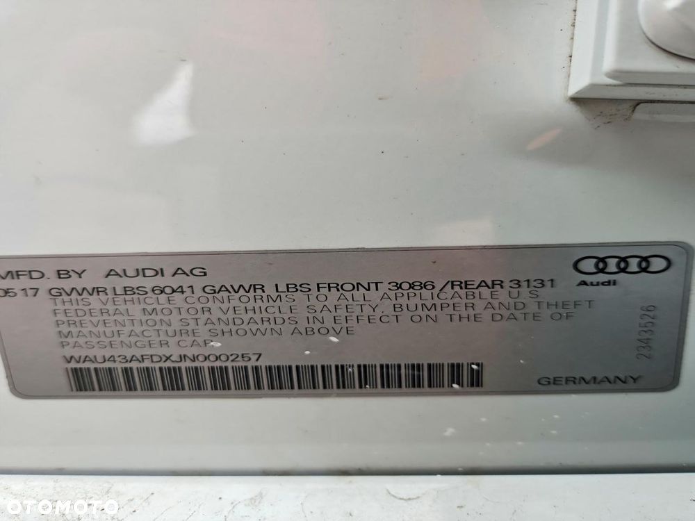 Audi A8 - 12
