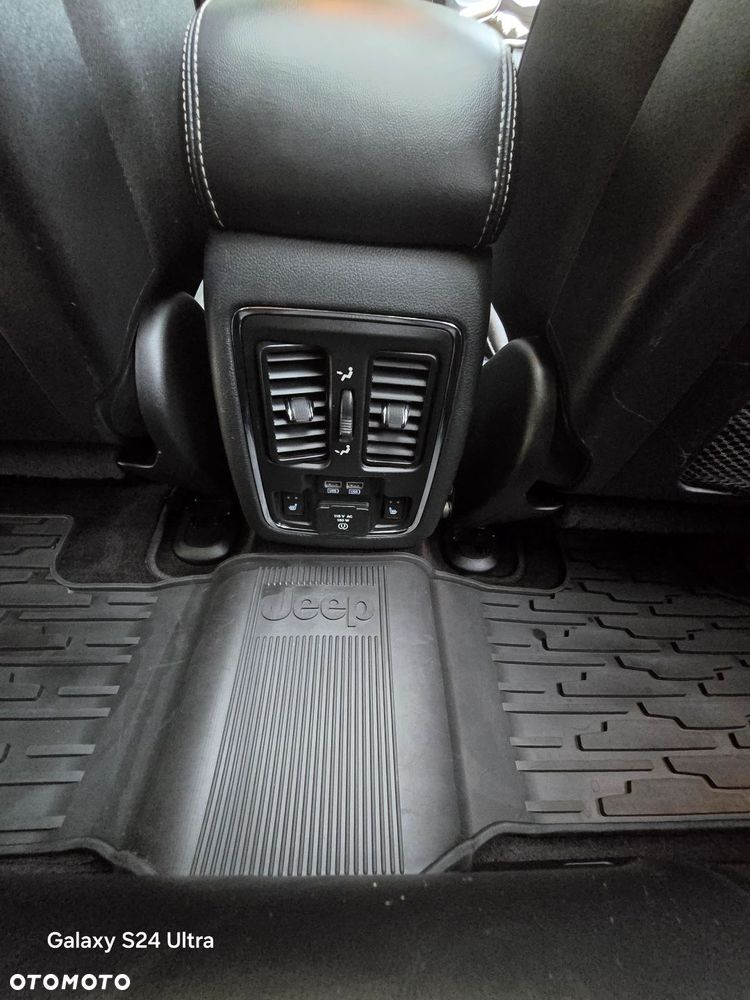 Jeep Grand Cherokee 3.6 V6 Overland - 12