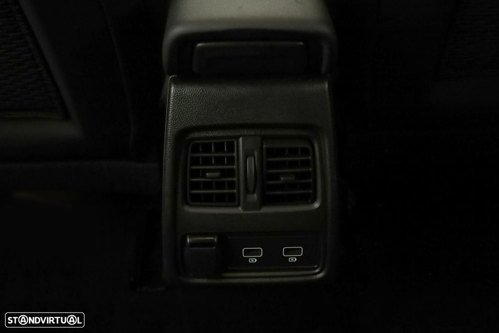 Renault Captur 1.0 TCe Techno Bi-Fuel - 24