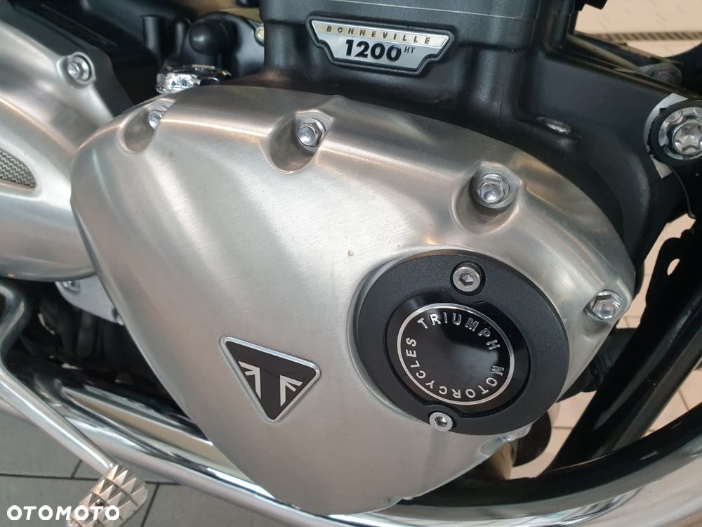 Triumph Bonneville - 35