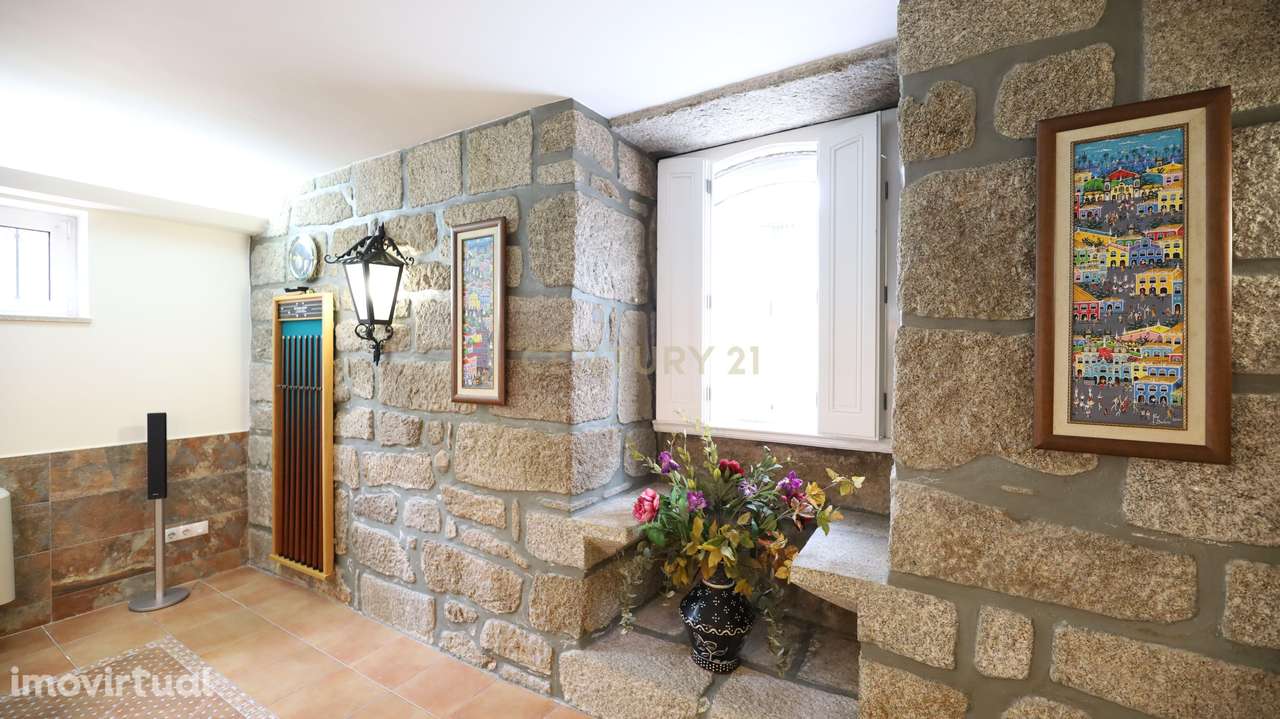 Casa apalaçada totalmente recuperada, no centro histórico da vila de C - Grande imagem: 3/42