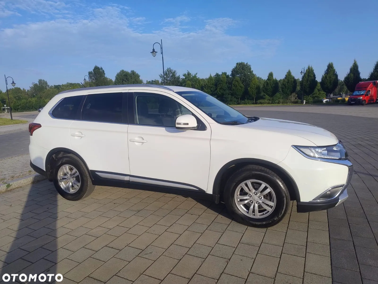 Mitsubishi Outlander 2.0 Intense 4WD CVT - 13