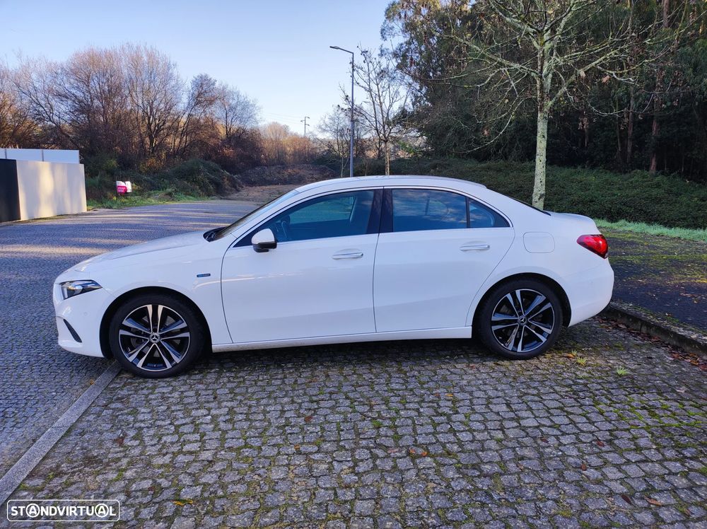 Mercedes-Benz A 250 Limousine e 8G-DCT Progressive - 4