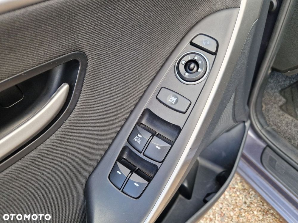 Hyundai i30 blue 1.4 Passion - 9