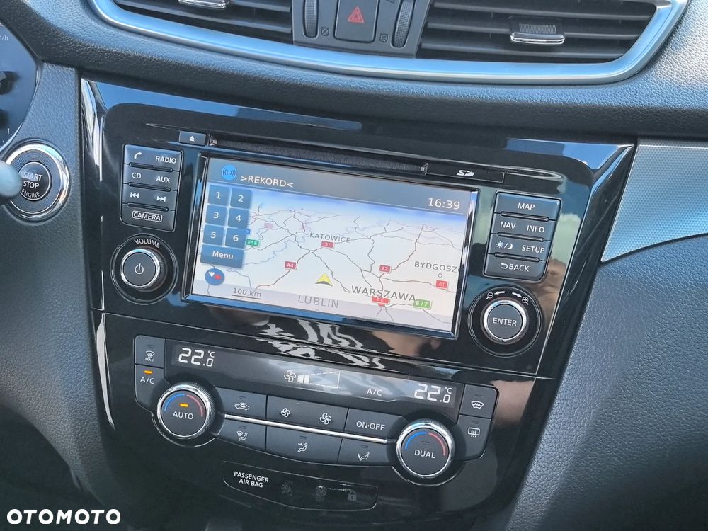 Nissan Qashqai 1.6 DIG-T N-Connecta - 26