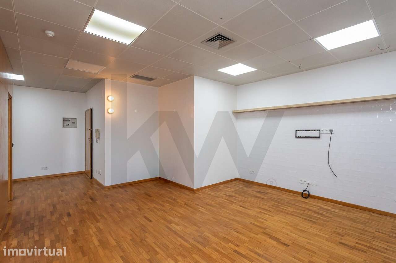 T1 com logradouro de uso exclusivo – Avenida Madame Curie - Grande imagem: 4/32