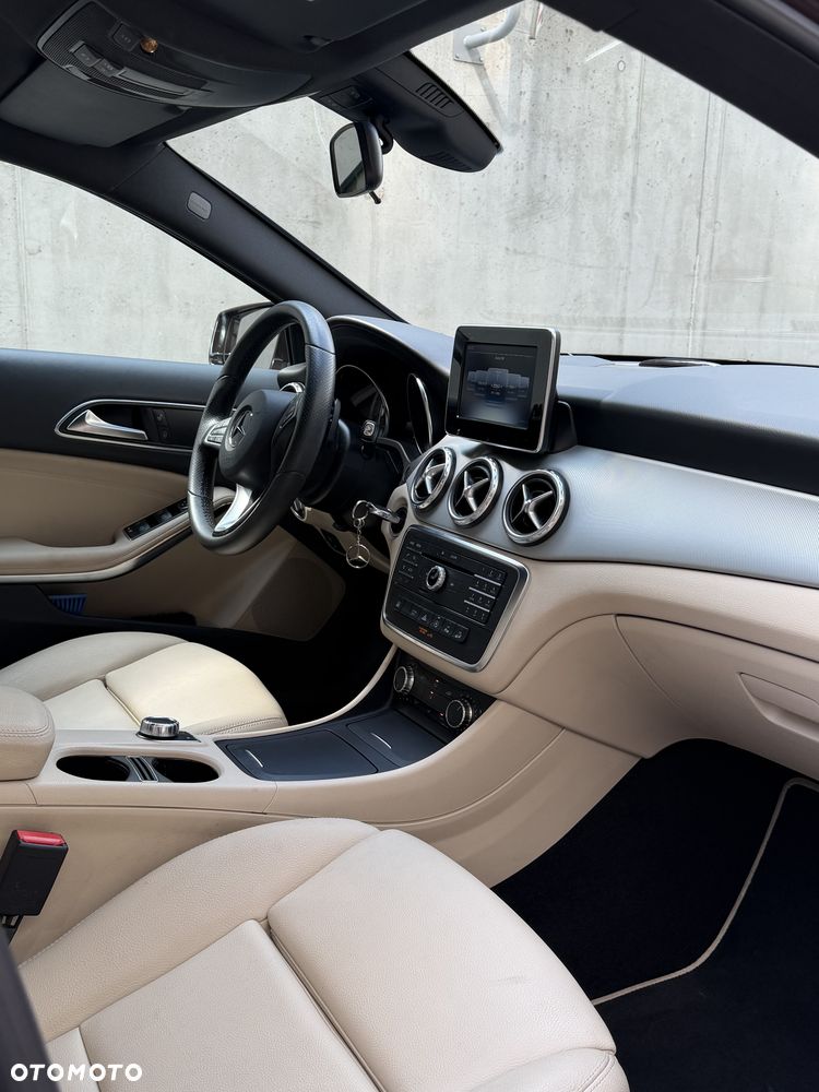 Mercedes-Benz GLA 250 4-Matic - 10