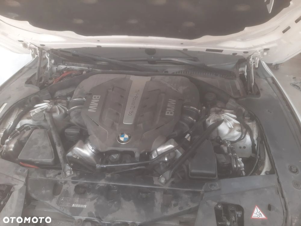 BMW Seria 7 750i - 11