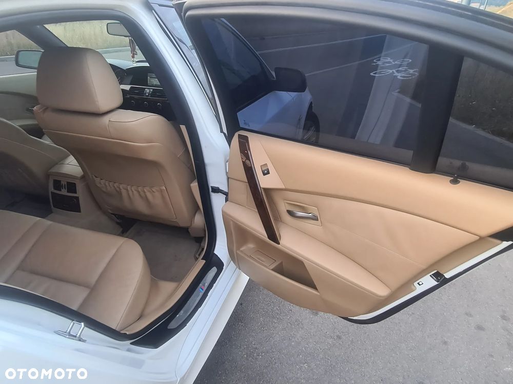 BMW Seria 5 530xi - 15
