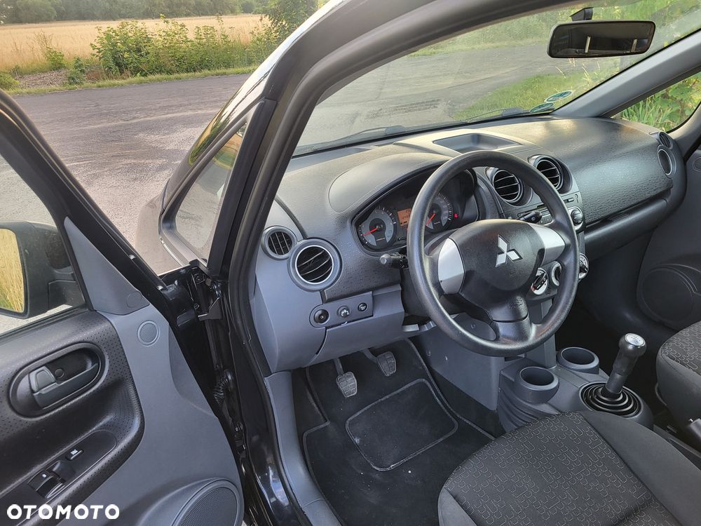 Mitsubishi Colt - 6