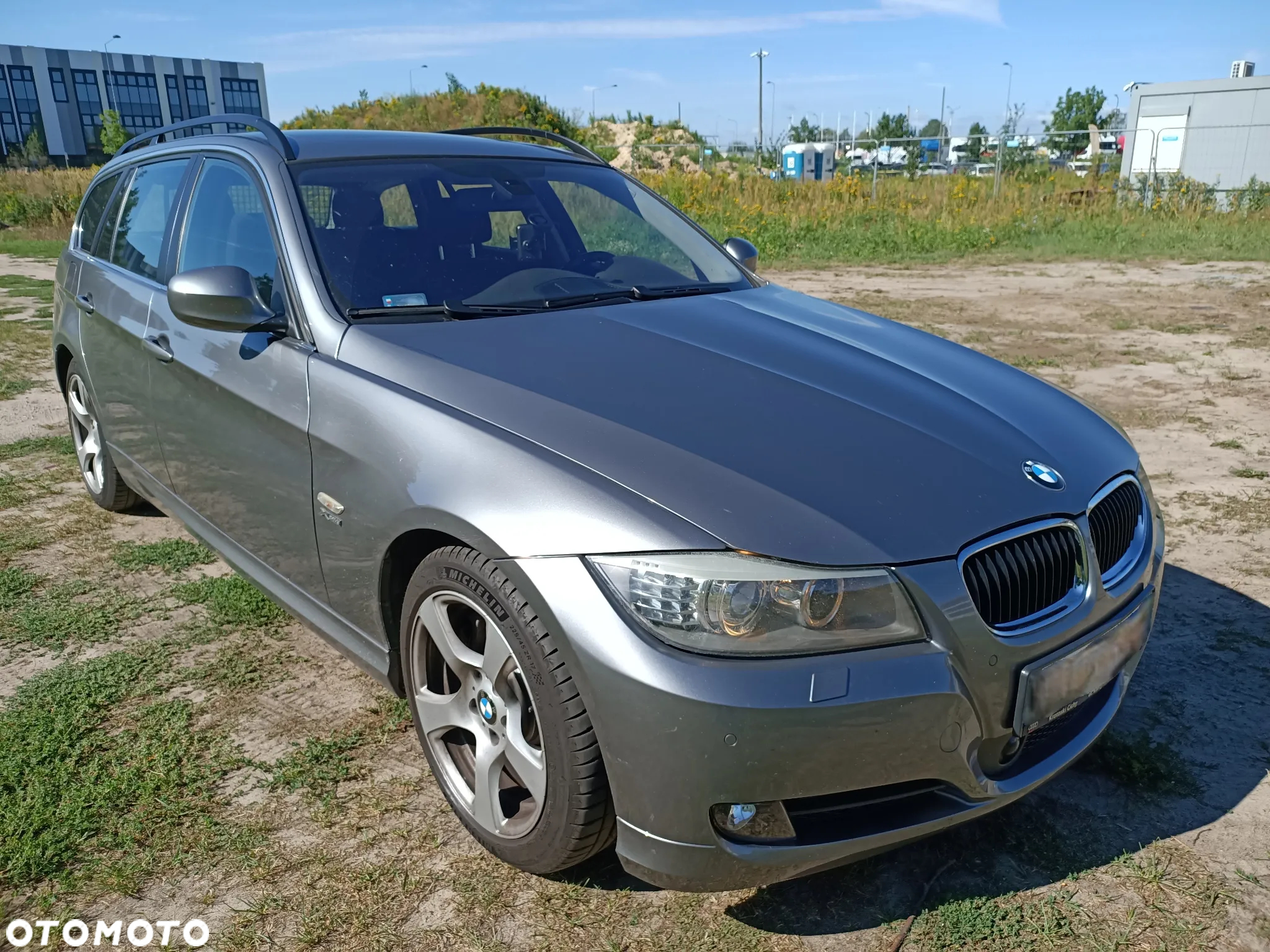 BMW Seria 3 330i xDrive Touring - 2